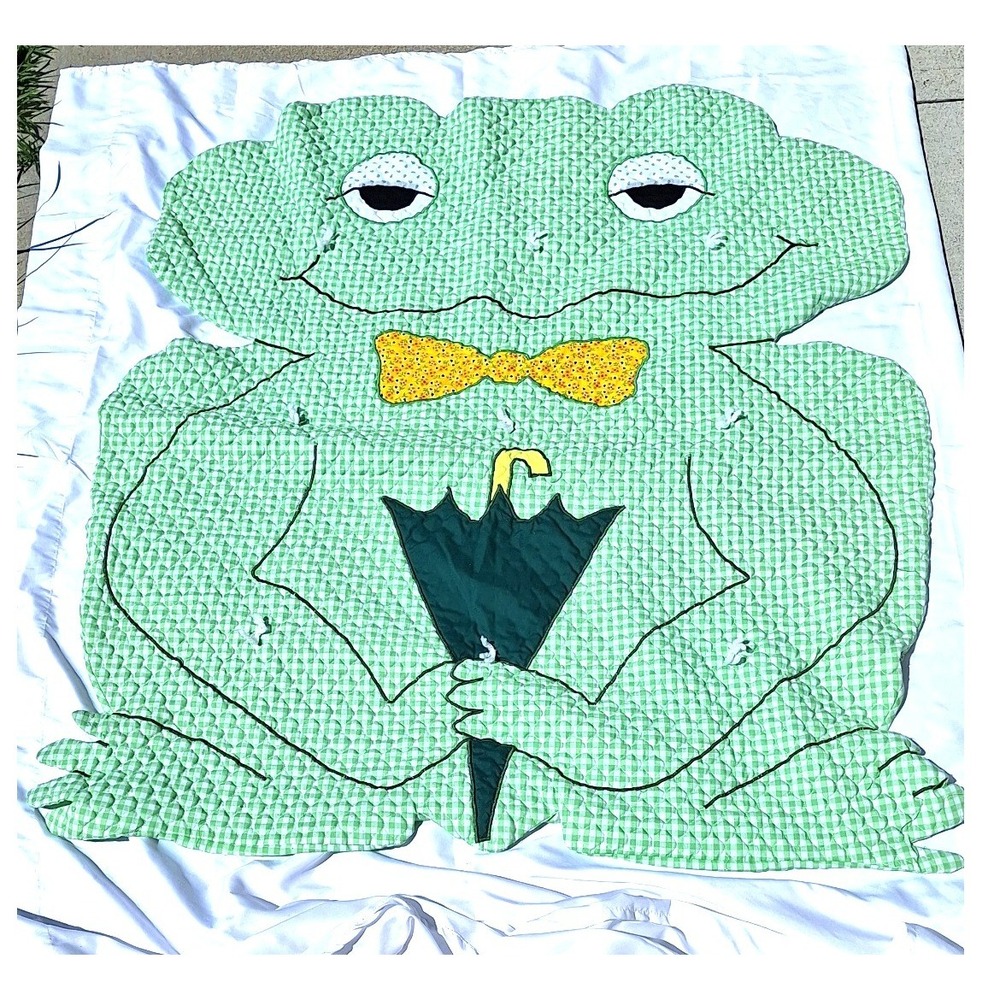 Vtg Handmade Frog Quilt Gingham Green White Nursery Blanket Wall Hanging 45x40